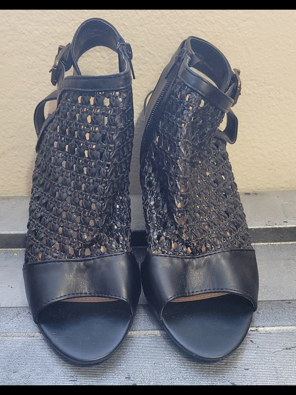 Shoedazzle Black Woven Peep-Toe Sandal From Just Fab Sz 12 Women's
